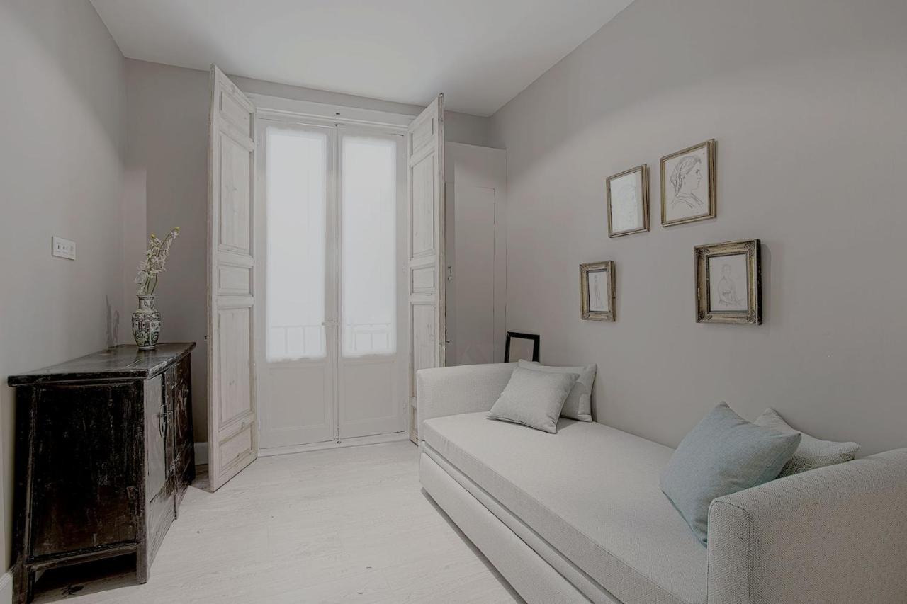 Genteel Home Huertas Мадрид Екстериор снимка